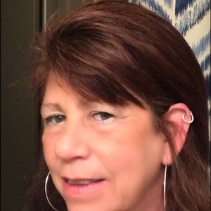 Meet your Posher, Maura